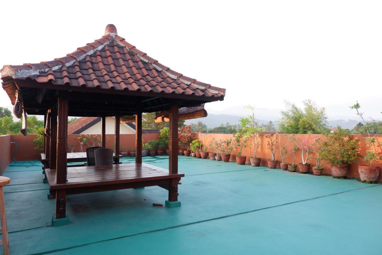 Reddoorz At Bale Eja Syariah Senggigi Lägenhet Montongbuwoh Exteriör bild