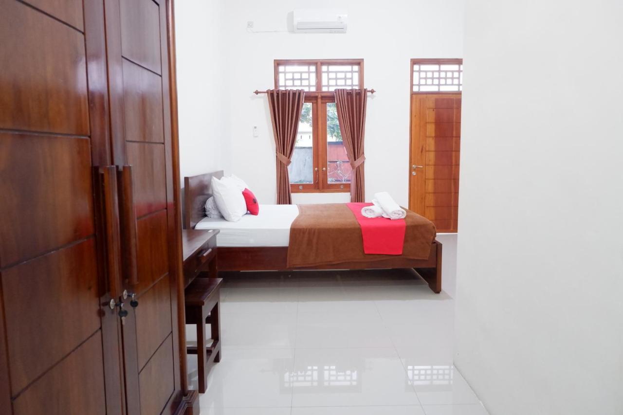 Reddoorz At Bale Eja Syariah Senggigi Lägenhet Montongbuwoh Exteriör bild